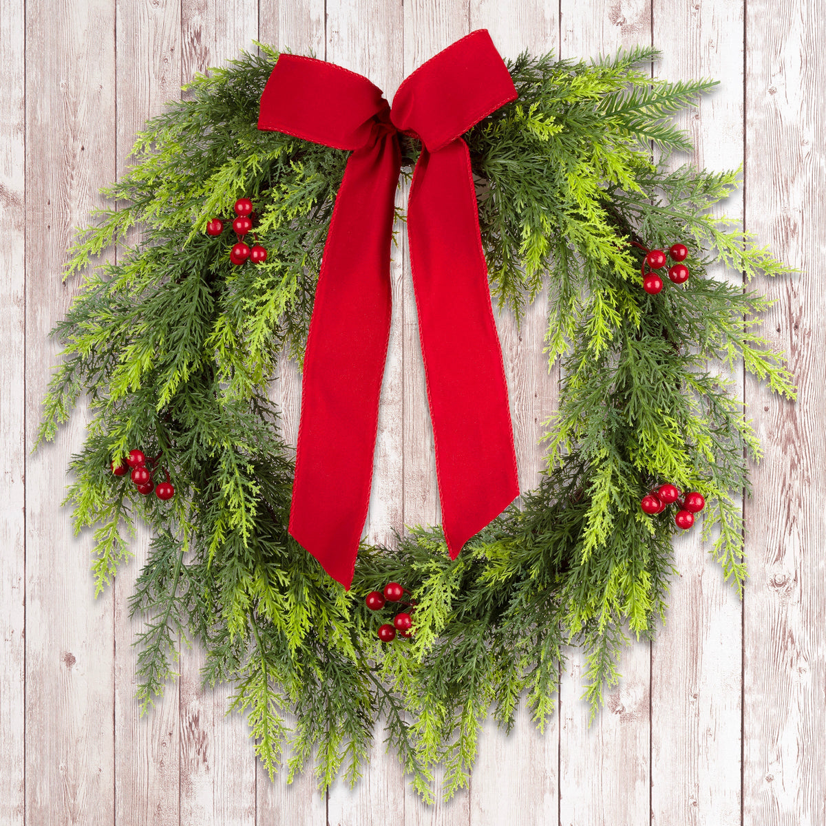Classic Christmas Wreath, 61 cm