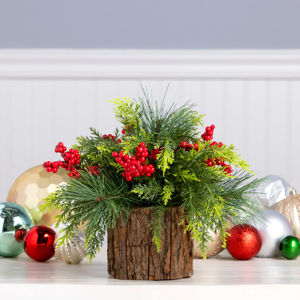 Classic Christmas Table Centrepiece, 28 cm