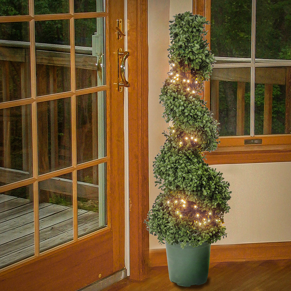Pre Lit Boxwood Spiral Topiary, Battery LED, 112 cm